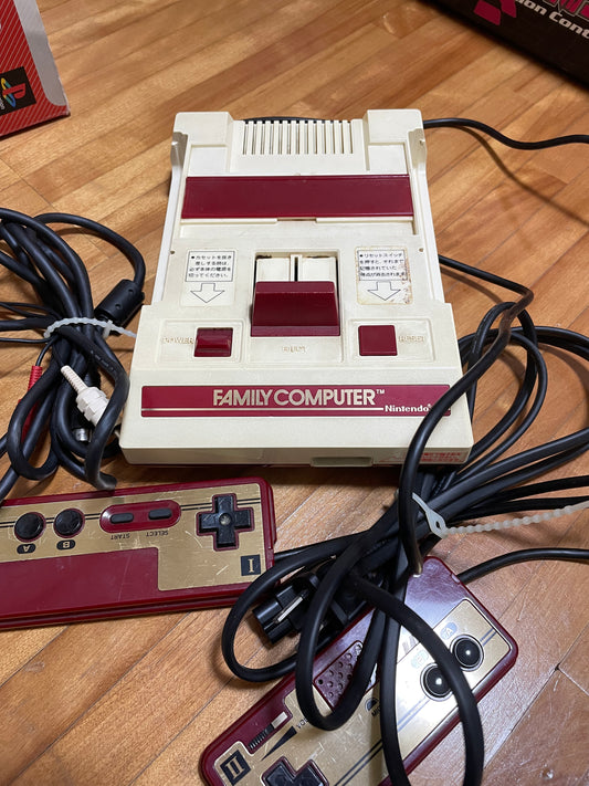 FAMILY COMPUTER CONSOLE (Japanese NES)